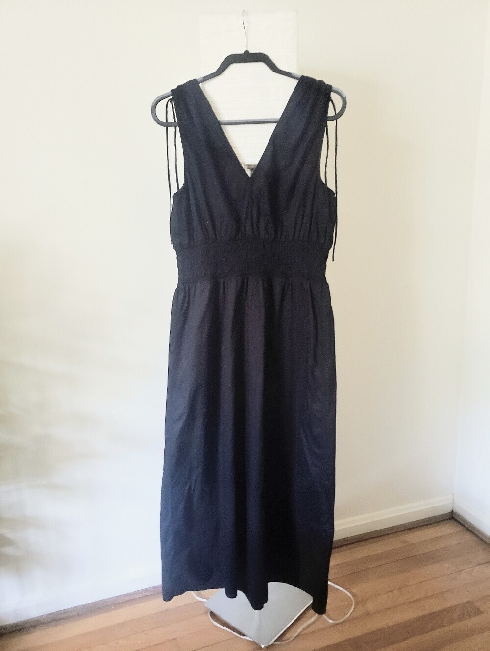 Old Navy Black Cotton Smocked Midi Dress Large L Tie Shoulder Casual Summer Sun
